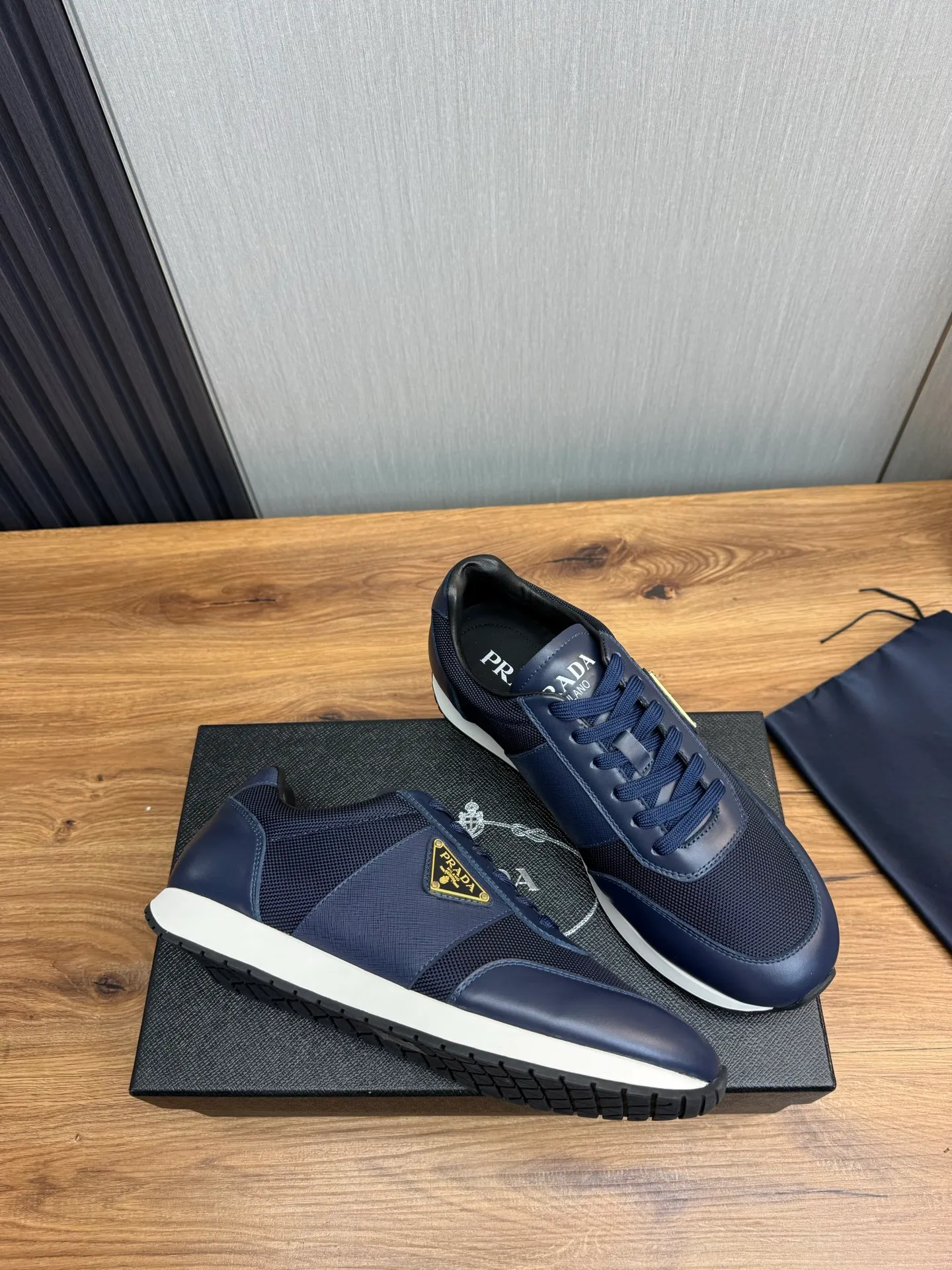 Men's shoes 💰760💰 [PRADA] New models synchronized with the official website, high-quality shipments ✔️Best sellers🔥 Original cowhide with mesh surface + cowhide lining, 1🆚1 replica, original bottom, 38-45 (men's 45 is custom-made and cannot be returned)